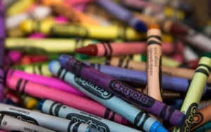 مداد شمعی چیست؟ تصویر پاستل‌های امروزی